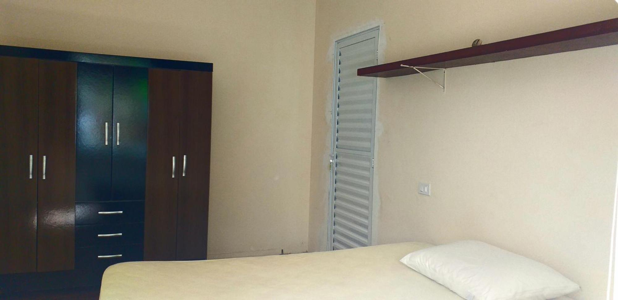 Com Cama De Casal E Acesso Privativo *