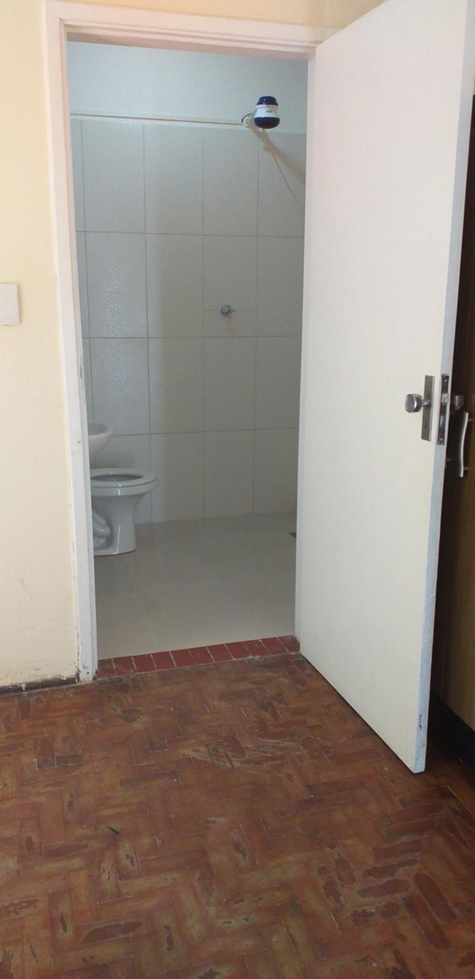 Com Cama De Casal E Acesso Privativo *